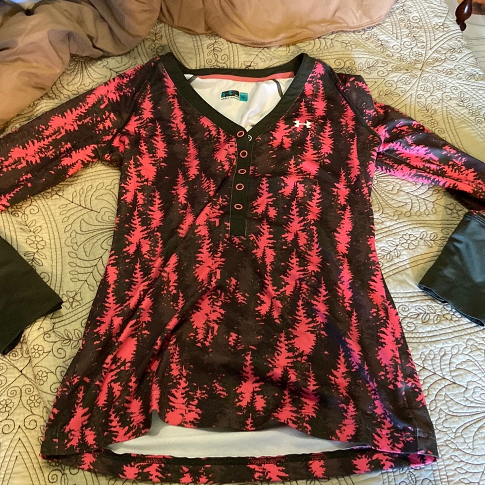Under Armour size Medium pink/dark green half button long sleeve